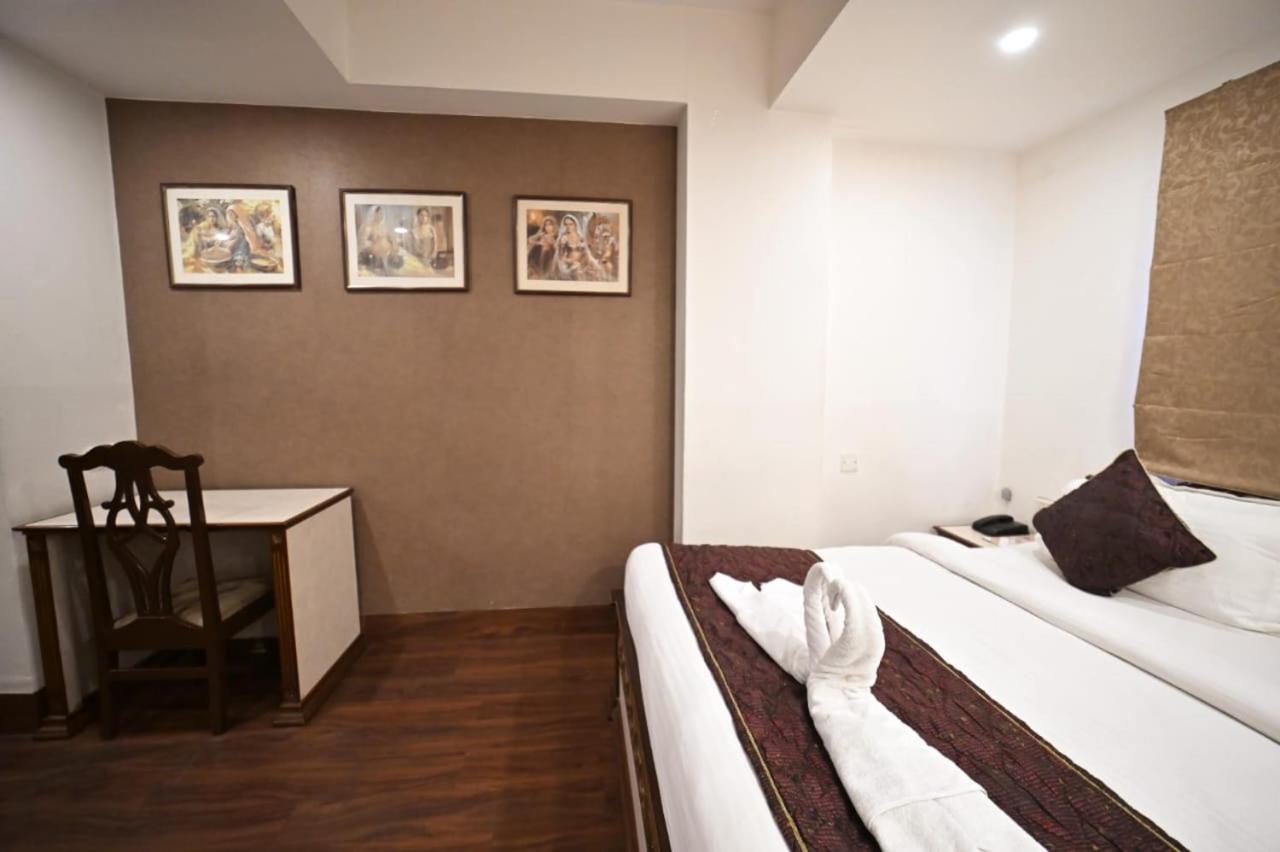 Hotel Prag Continental Γουβαχάτι Εξωτερικό φωτογραφία